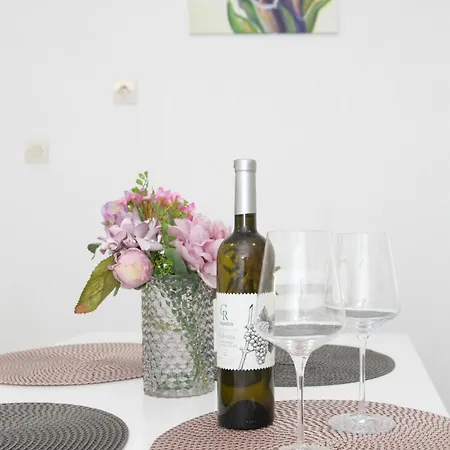 Apartment With A Parking Space Kastel Luksic, - 21073