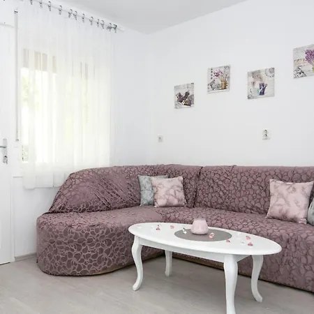 Apartamento With A Parking Space Kastel Luksic, - 21073