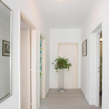 With Parking Space Kastel Luksic, - 21073 Апартаменты