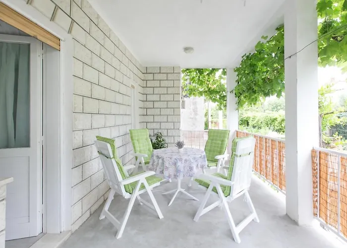 With Parking Space Kastel Luksic, - 21073